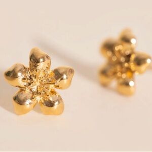 Oh Clem Mini Hibiscus Flower Stud Earrings - Gold Regular Post - NIB